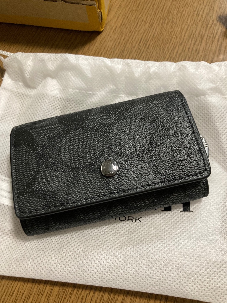 COACH キーケース　ブラック×グレーシグネチャー　新品未使用品！！ 143-40910-070-1.jpg