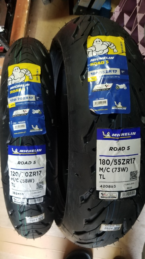 ミシュラン　ロード5　前後セット120/70ZR17、190/55ZR17 Amazon.co.jp: MICHELIN(ミシュラン) バイクタイヤ ROAD5 リア