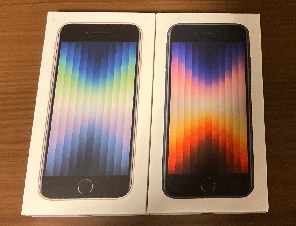 iPhone第3世代64ギガスターライト新品、未開封おまけ付き iPhone SE（第3世代） 新品未開封 SE3 64GB スターライト SIM