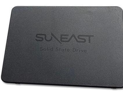 SUNEAST 4TB 内蔵SSD 2.5インチ 7mm SATA3 6Gb/s 3D NAND PS4動作確認