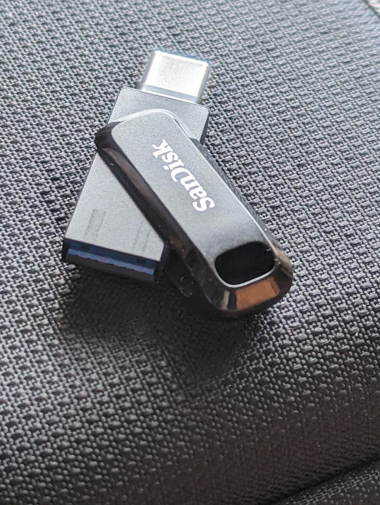 サンディスク USB3.1フラッシュメモリ 512GB Gen1 Atype＋Type-Cコネクタ搭載 「Ultra Dual Drive Go」 150MB s SDDDC3-512G-G46 回転式 USBメモリ SanDisk 海外リテール メール便送料無料