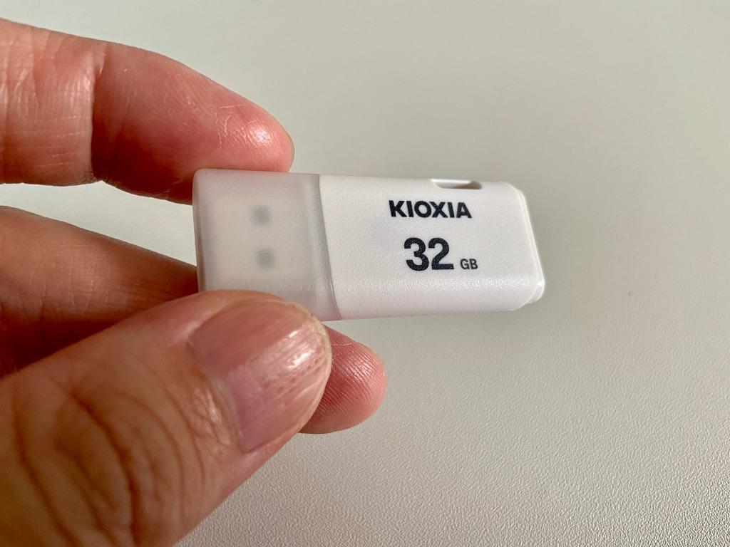 KIOXIA(キオクシア) (国内正規品)TransMemory U301 USBフラッシュメモリ 128GB ライトブルー キャップ式 USB 3.2 Gen 1、USB 2.0に対応 KUC-3A128GL 返品種別B