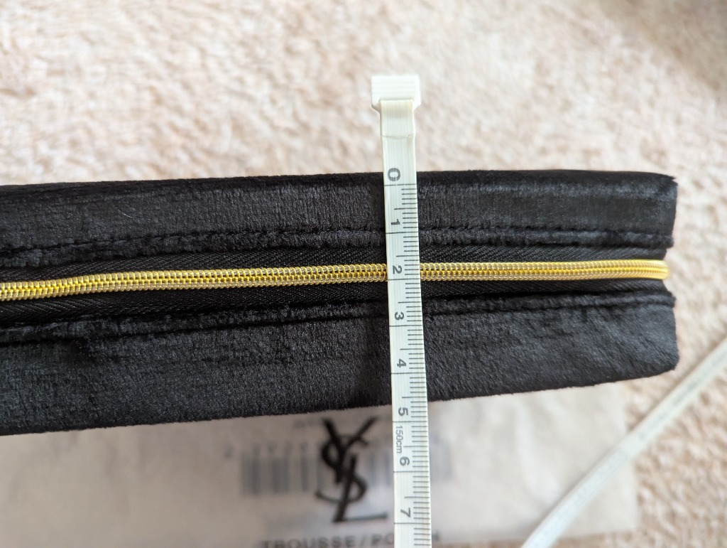 Yves Saint Laurent イヴサンローラン ポーチ 送料無料