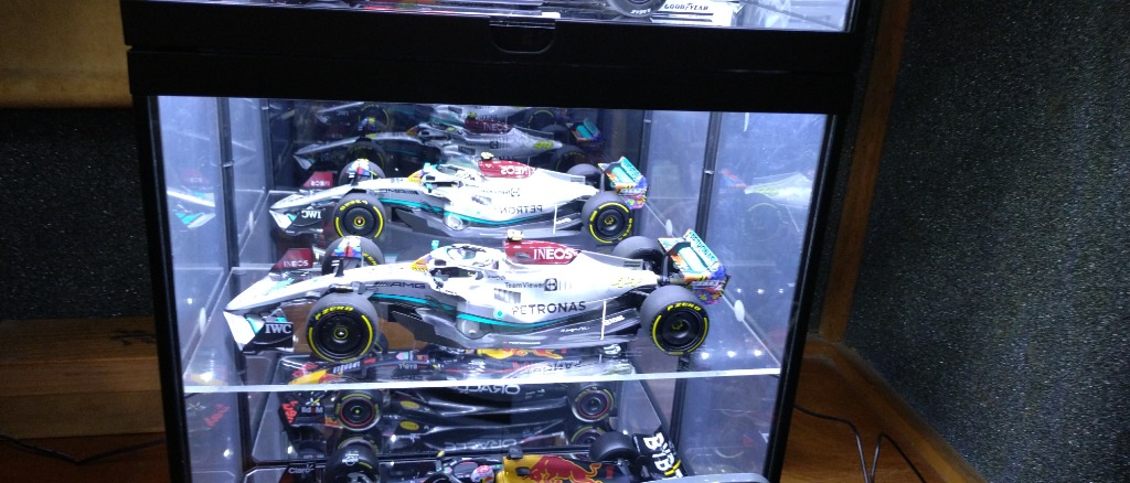 ミニカー　1/18 メルセデス AMG ペトロナス フォーミュラ ワン チーム F1 W13 E パフォーマンス ルイス・ハミルトン マイアミGP 2022 「MINICHAMPS」 [110220544] ミニチャンプス 110230344 1/18 メルセデス-AMG ペトロナス