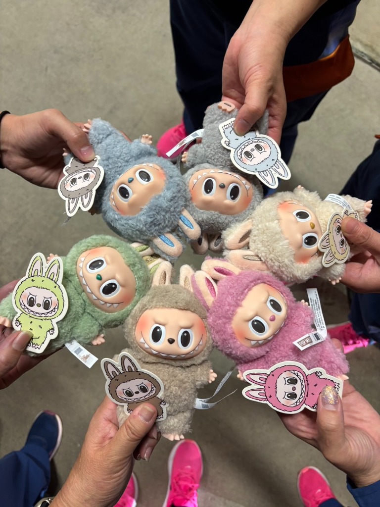 POPMART ラブブ　LABUBU THE MONSTERS マカロンアソート POP MART 【正規品・即発送】 THE MONSTERS Exciting Macaron