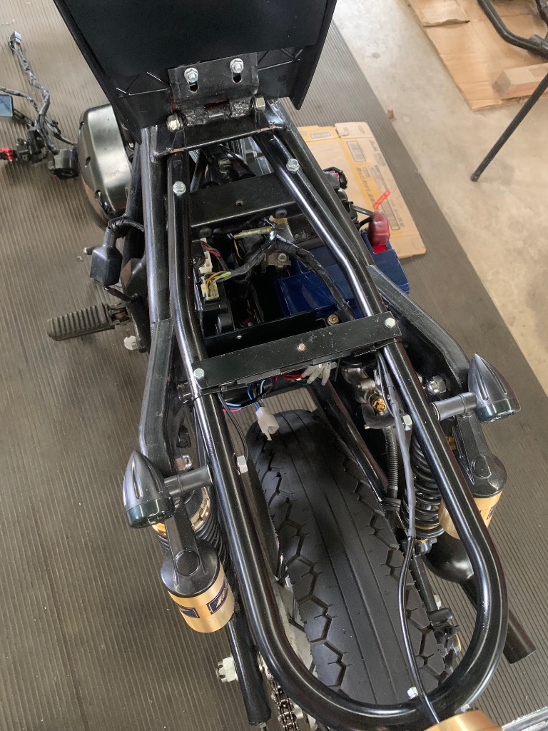 汎用カフェレーサー スタイル トラッカー シートレール スチールパイプ