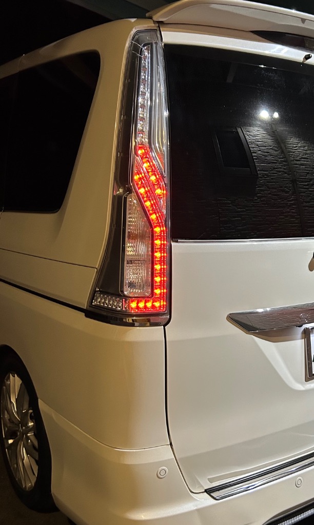 セレナC２６系 テールランプ　値下げ中 セレナ C26 前期 後期 テールランプアンダーカバー 2P