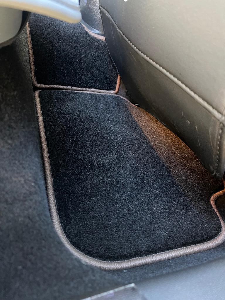 【新品未使用】MINI F54クラブマン　純正フロアマット新品 BMW MINI 純正 F54 CLUBMAN用 フロアマット セット シャギー