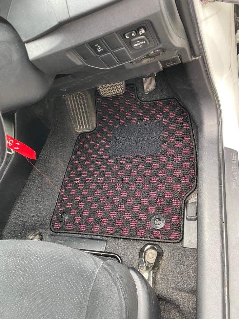 旧型　プリウス　30系　後期型　フロアマット　チェック柄　赤黒　1台分5枚 プリウス トヨタ ZVW30 平成23年12月〜27年12月(MC後)/チェック