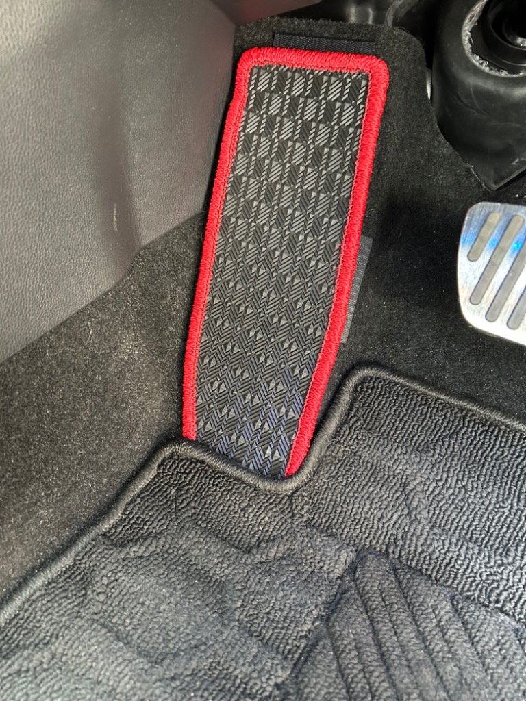 トヨタ 新型 RAV4 50系 フットレストカバー (ラバー) : FJ CRAFT