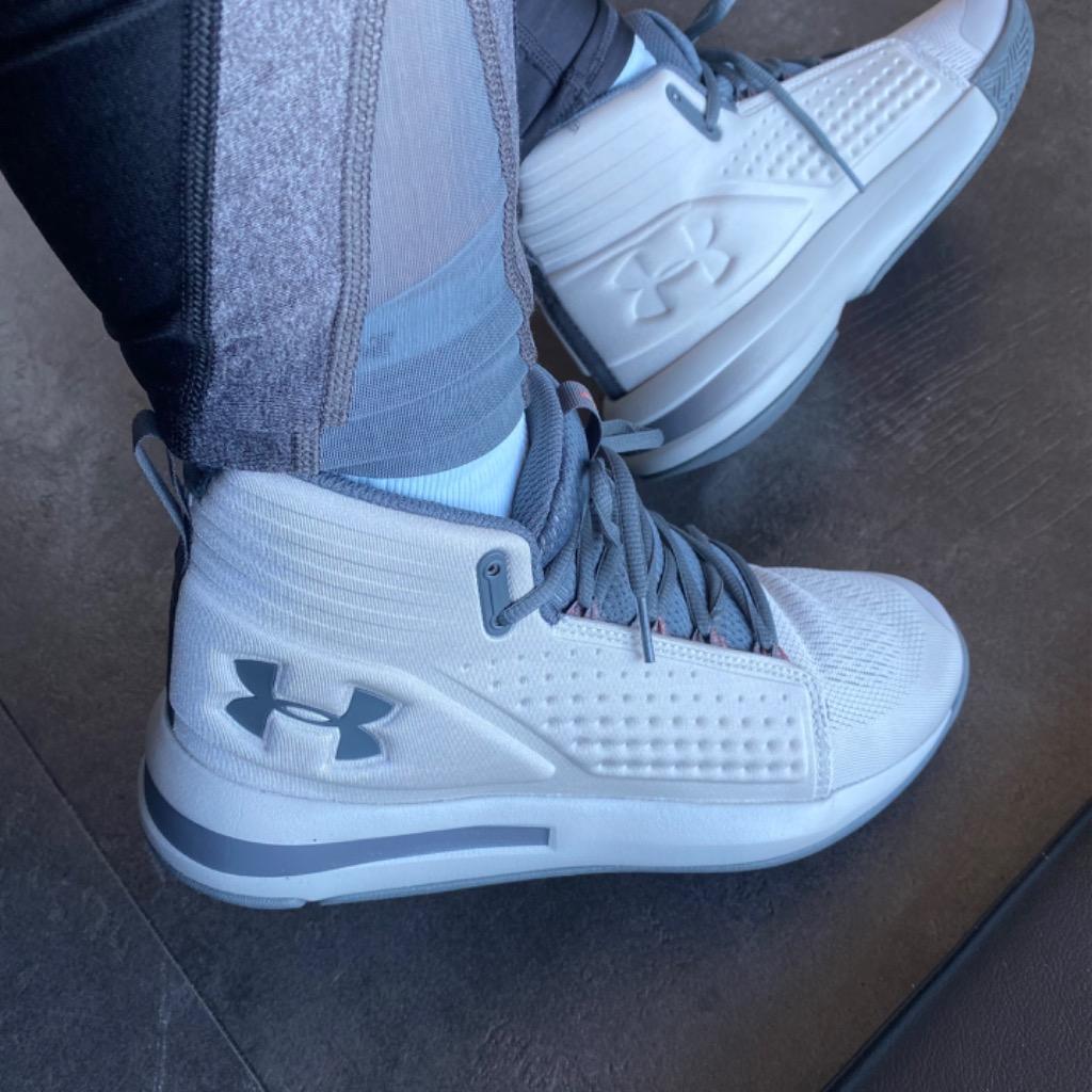 UNDER ARMOUR アンダーアーマー バスケットボールシューズ