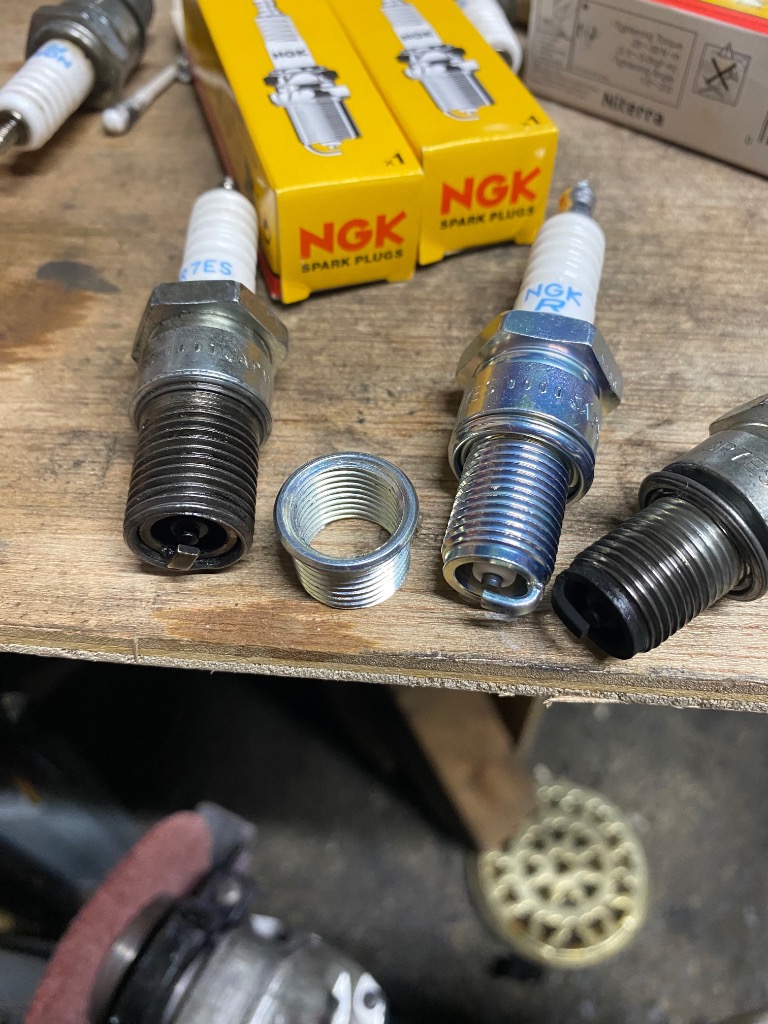 14mm x P1.25 スパークプラグシリンダーホール ネジ山修正 B055