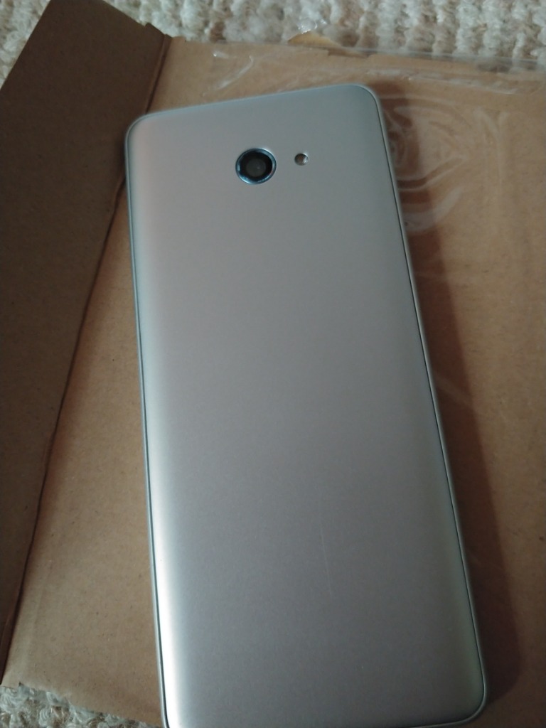 KYOCERA A001KC かんたんスマホ2 シルバー SIMフリー ワイ
