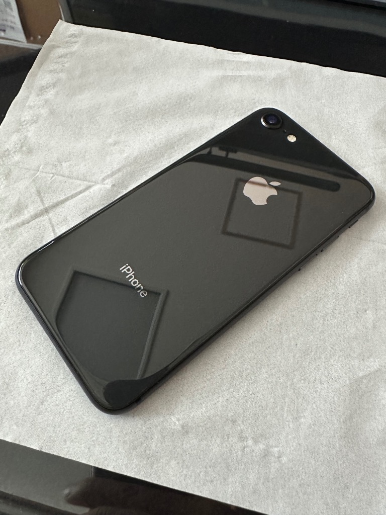 美品　SIMフリー　iPhone8 64GB バッテリー90% スペースグレイ iPhone 8 バッテリー90%以上 iPhone8 64GB スペースグレイ SIM