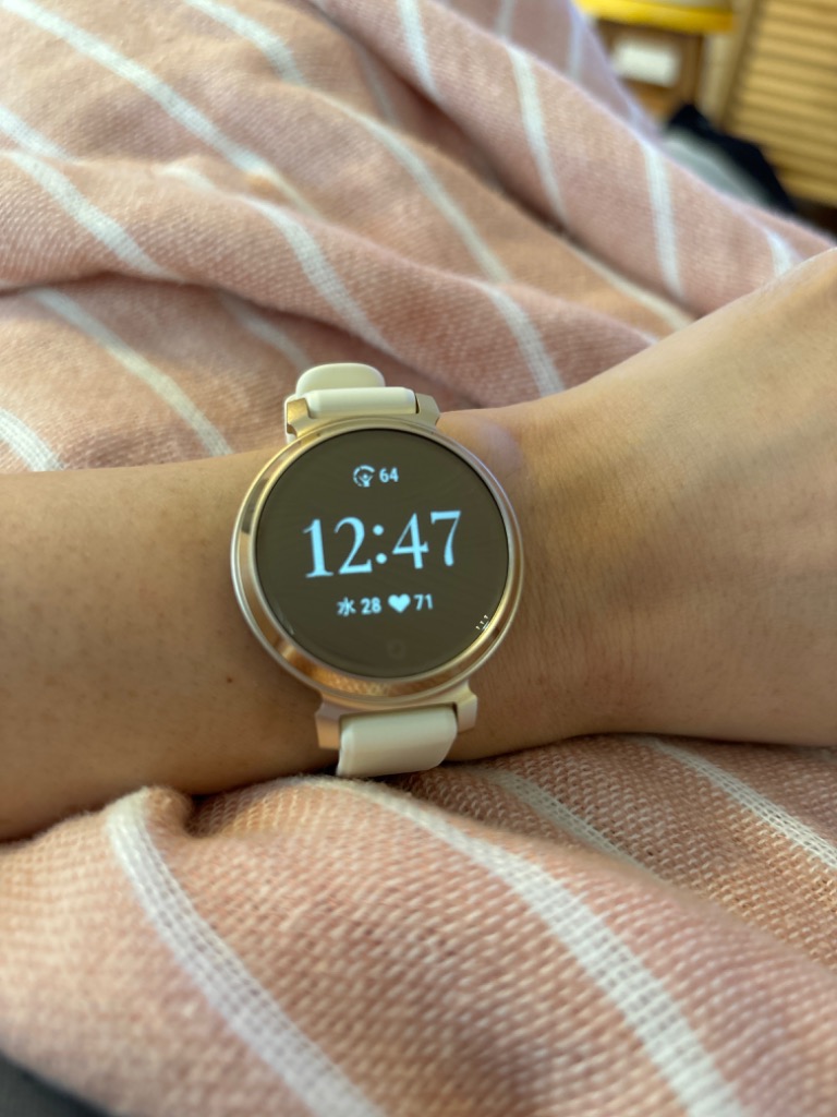 GARMIN ガーミン(GARMIN) Lily 2 Sport Coconut / Cream Gold