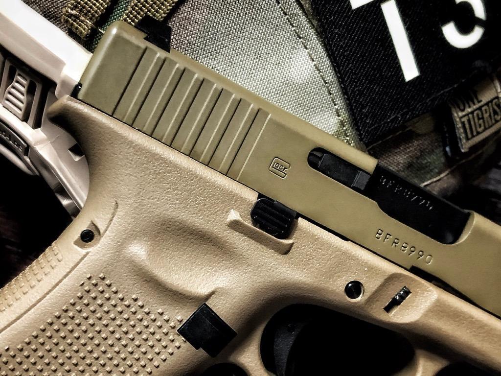 UMAREX (VFC) GLOCK19X ガスブローバック デザートカラー :UMA-023:ジーリーショップ - 通販 - Yahoo!ショッピング