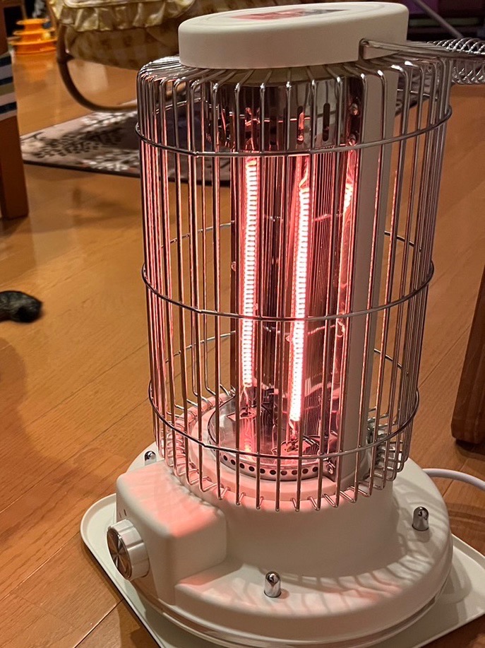 ヒーター 電気ストーブ 足元 レトロ調 オフィス 省エネ おしゃれ ヒーター 電気ストーブ 足元 レトロ調 オフィス 省エネ おしゃれ