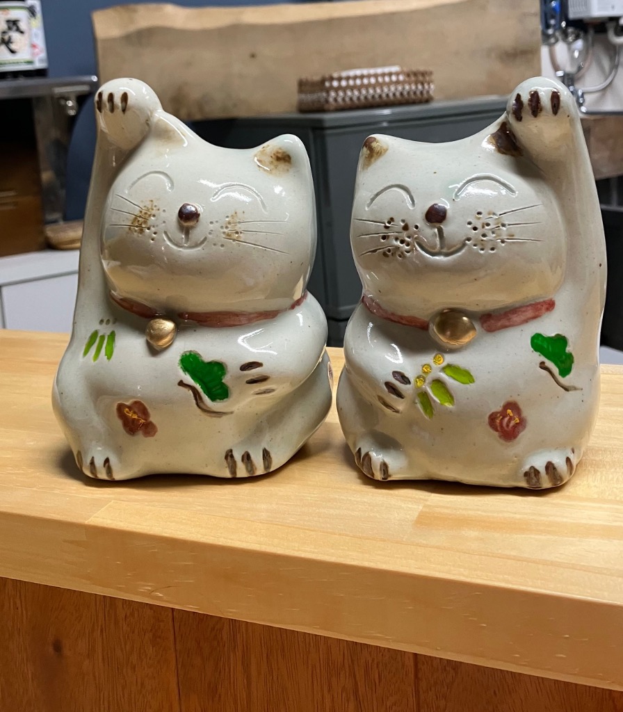 【美品】かわいい招き猫 置物 陶器 2体セット 招き猫 おしゃれ 置物 オブジェ ねこ ネコ 陶器 かわいい 日本製