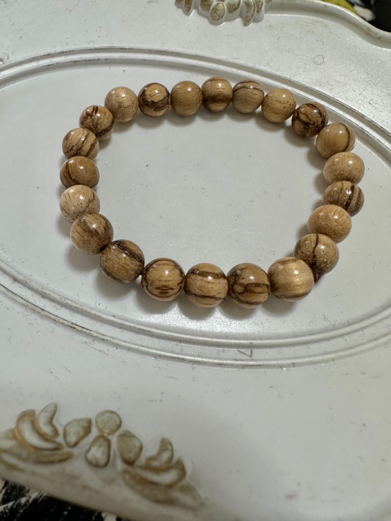 PROME ベトナム沈香 8mm （樹齢30年と若いため、香りは薄いが摩擦