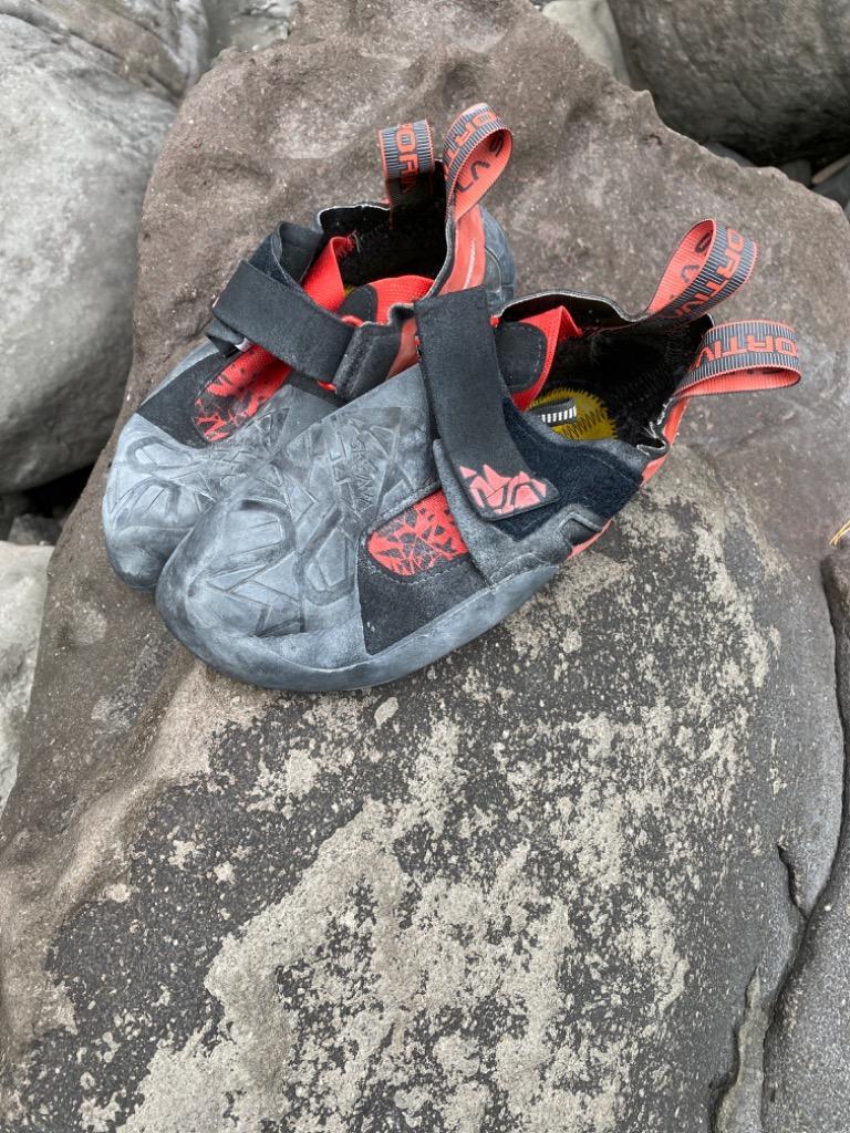 LA SPORTIVA スポルティバ La Sportiva 靴 スクワマ Skwama