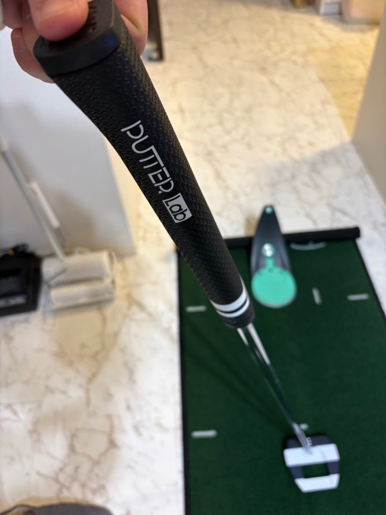ハンドファースト パターグリップ 右打ち専用 内部2度傾斜 順回転