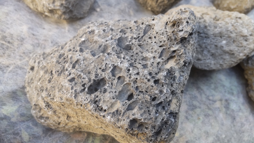 火山岩石MIX(在庫限定）（約10cm〜15cm前後) 5個セット No.5046