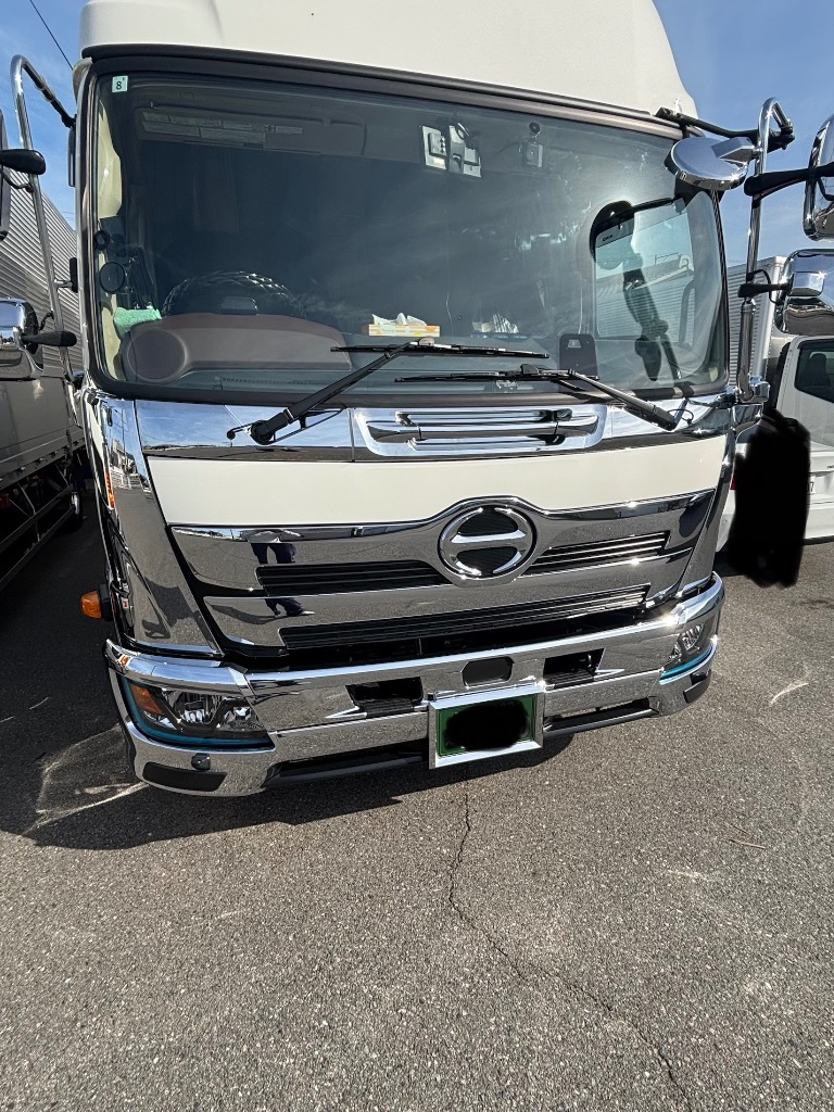 日野自動車 17 レンジャー ワイド フロント バンパー ガーニッシュ