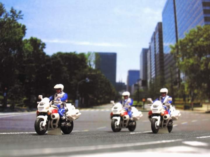 HT064-00002 modeleal 日本警察 1/64 白バイA隊員付 停車中 MPD 高精細 