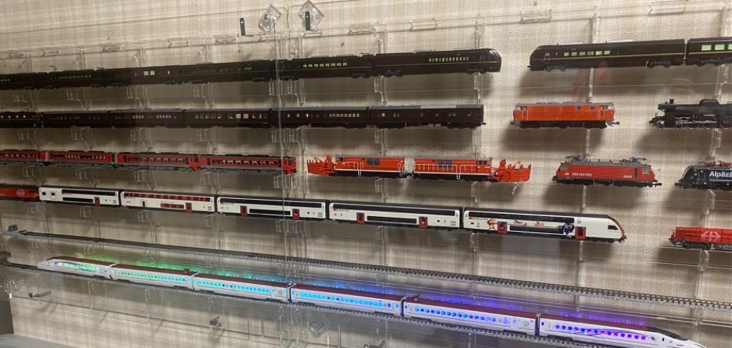 鉄道模型Nゲージ用組立式壁掛けディスプレイケースMタイプ6段x奥行31mm