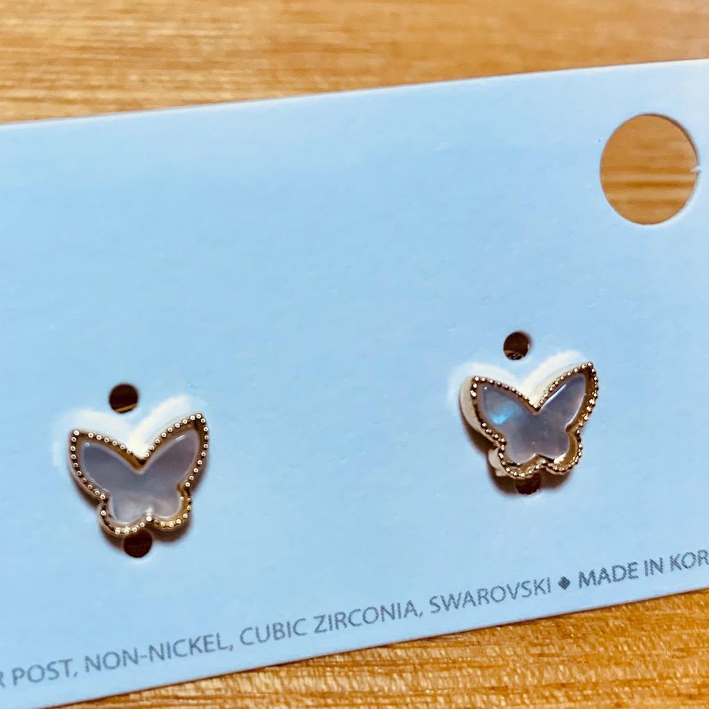 ピアス Premium Shell Clover シェル＆オニキスのMINIバタフライ