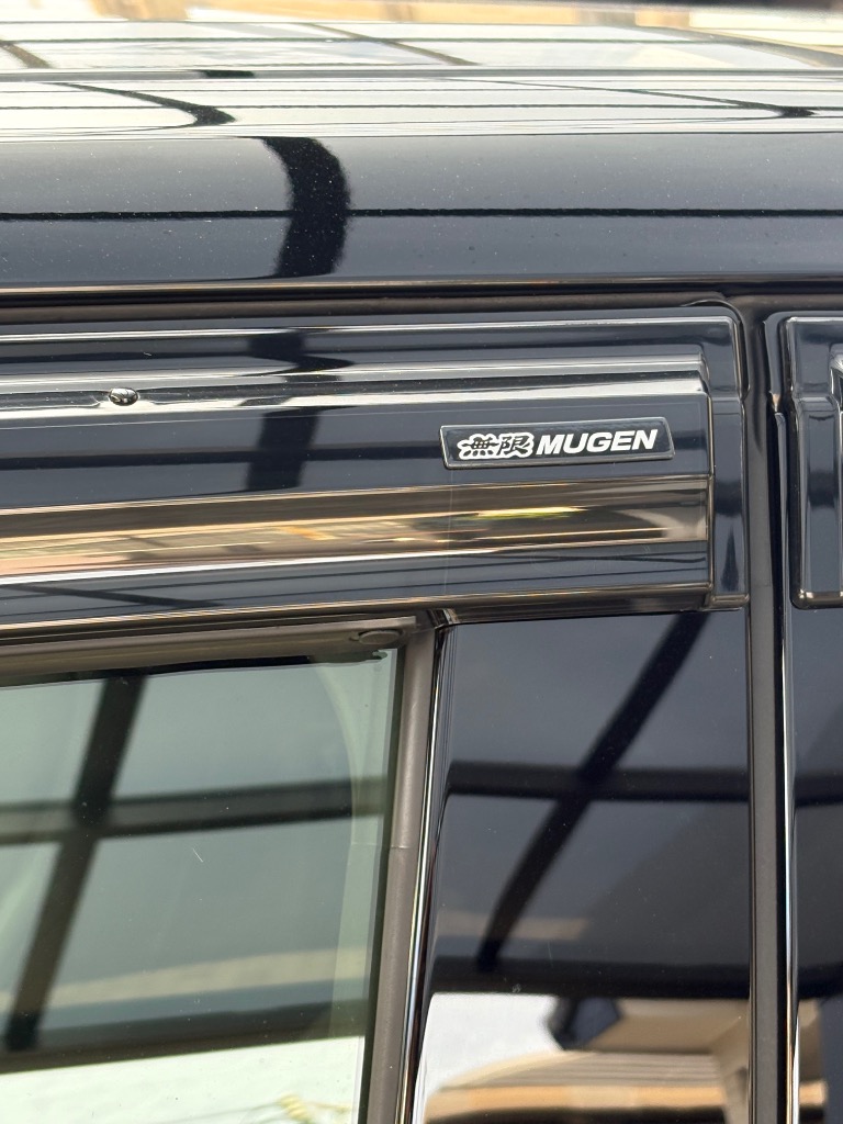 無限（MUGEN） ベンチレーテッドバイザー 無限エンブレム付 ヴェゼル