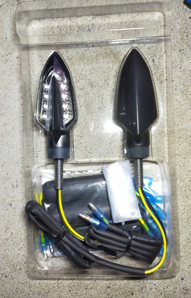 YAMAHA LEDウィンカー　カーボンルック はとやのオススメ ヤマハ純正 LEDウインカー ブラック カーボン