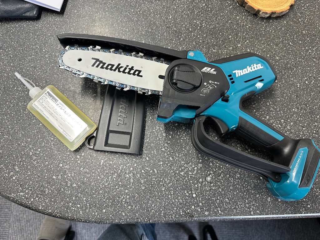 マキタ（makita） 充電式ハンディソーMUC150DZ 18V 150mmタイプ 本体