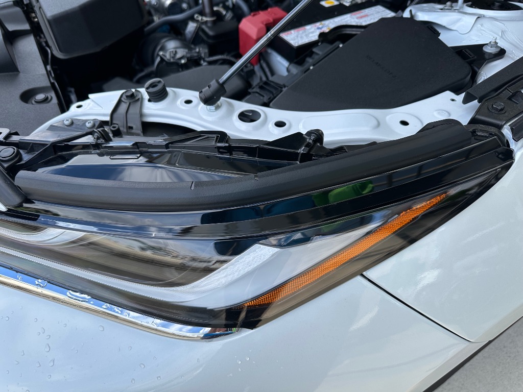こ出品 トヨタ トヨタ純正 RAV4 ヘッドランプリムプロテクタLH 81157