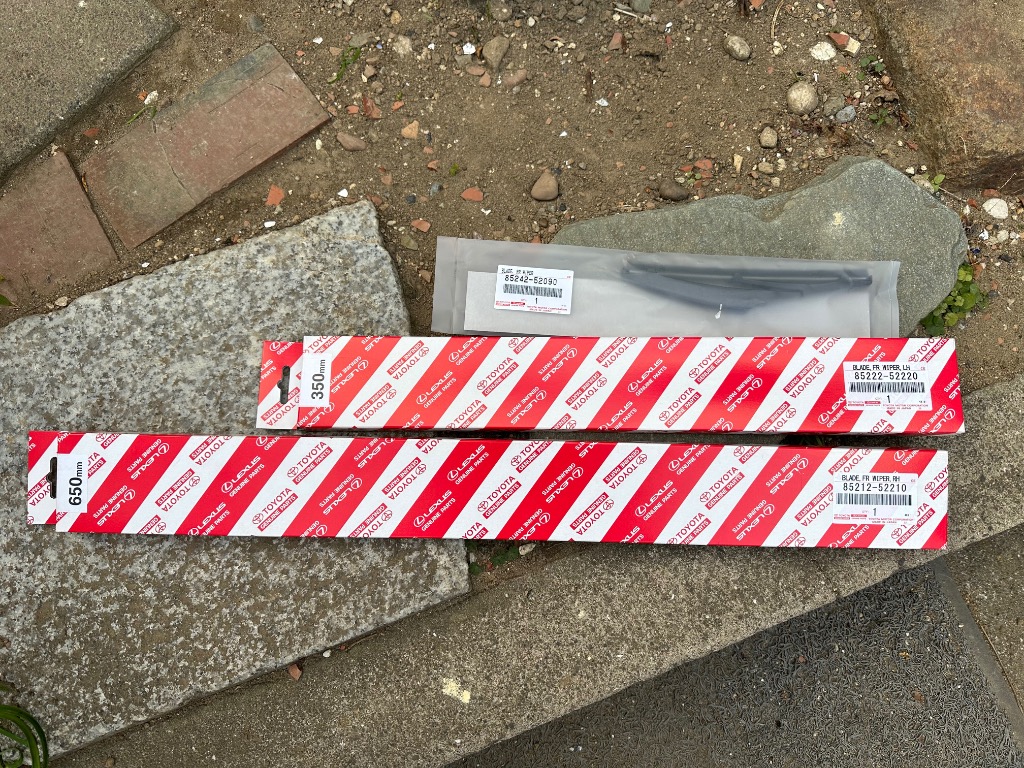 その他 DEJAPAN Amazon | TOYOTA (トヨタ) 純正部品 リヤ ワイパ ブレード エフ