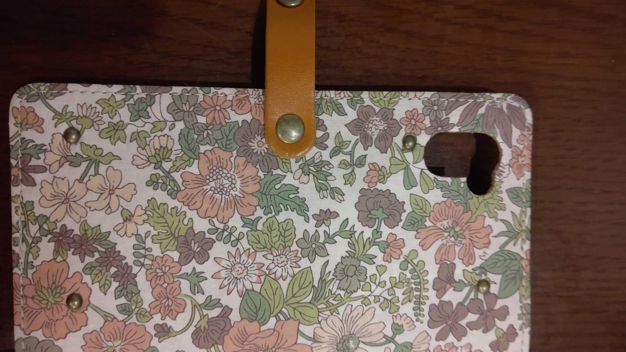 【ご参考:8枚掲載中】掲載生地で作製可能。LIBERTY リバティスマホケース LIBERTY. スマホケース 手帳型 リバティ iphone16 ケース iphone