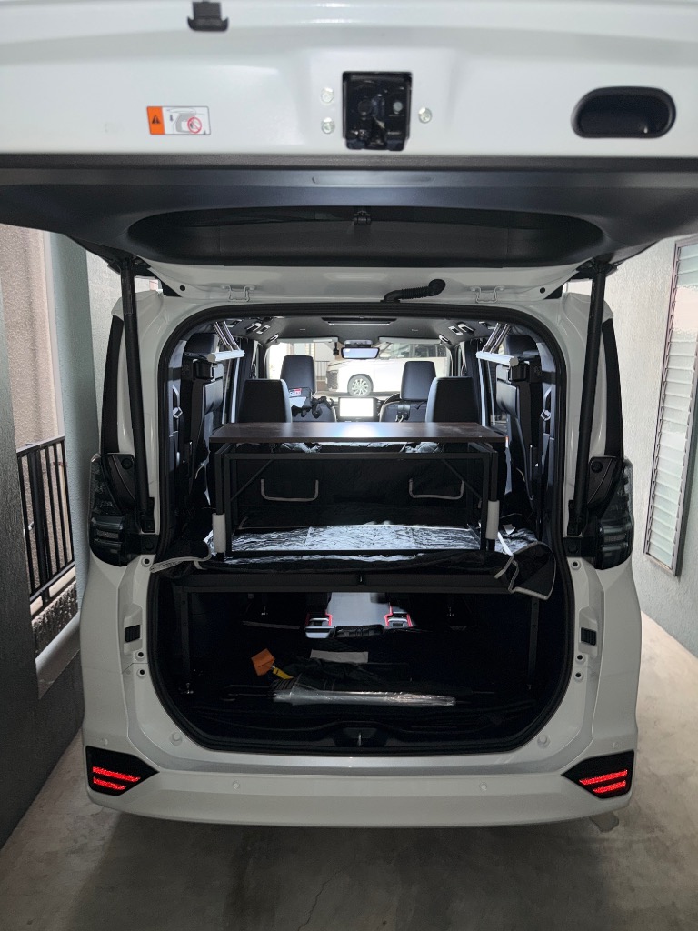 ヴォクシー 新型 90系 m.flat 6分割タイプ ベッドキット 難燃レザー