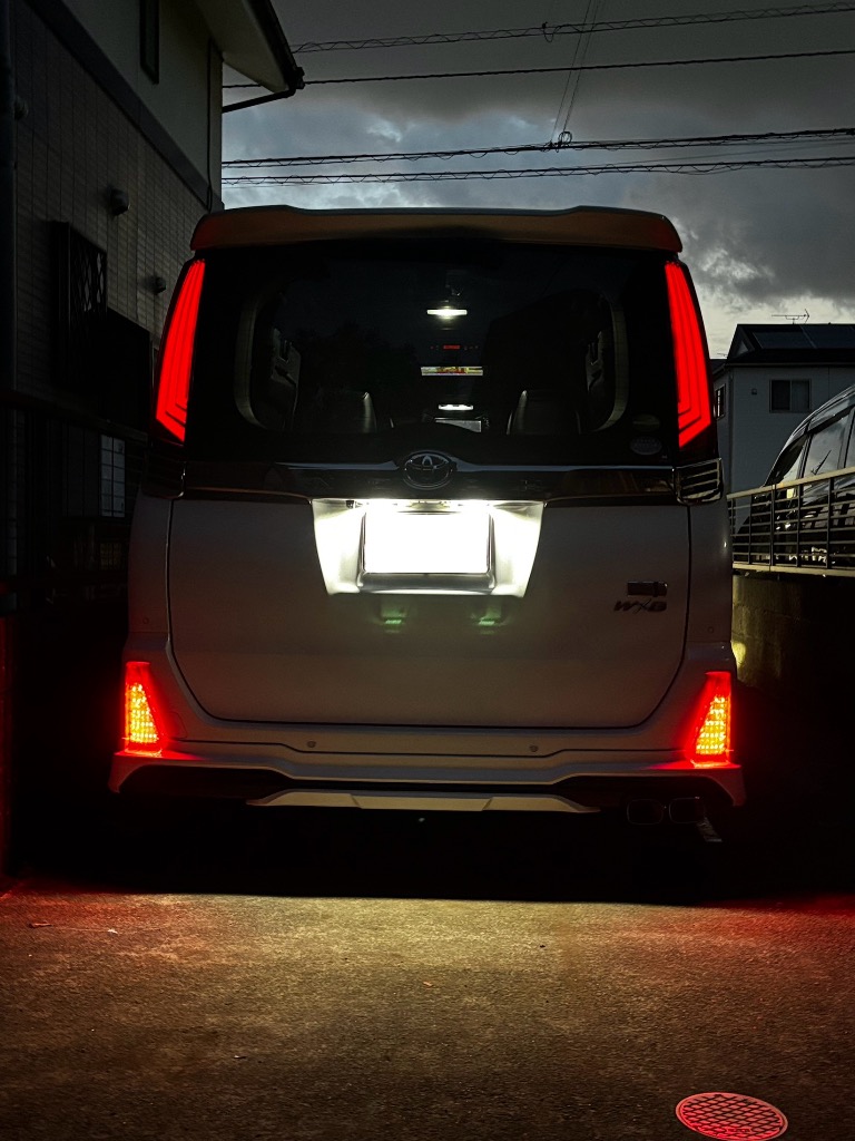 80系 VOXY リフレクター LED 純正加工 ZS 煌 ZRR8#G ZRR8#W