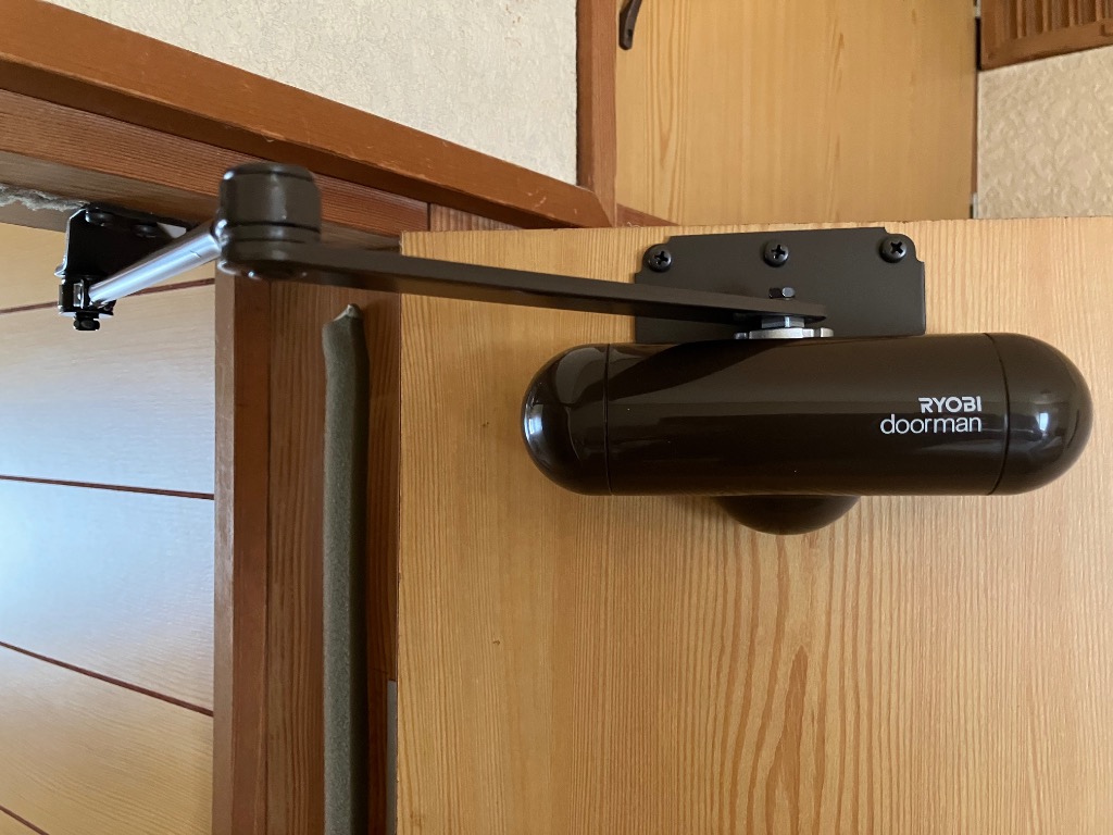 RYOBI - ドアクローザー3台セット　ドアマン　リョービ　新品　チョコ色 楽天市場】室内用ドアクローザー リョービ NEW ドアマン S-101PV