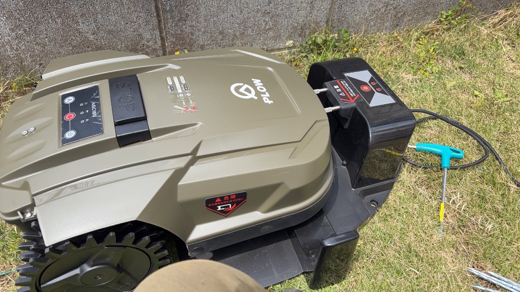 PLOW ロボット芝刈機 AGC180 スケジュール管理 遠隔操作 スマホ 日本語