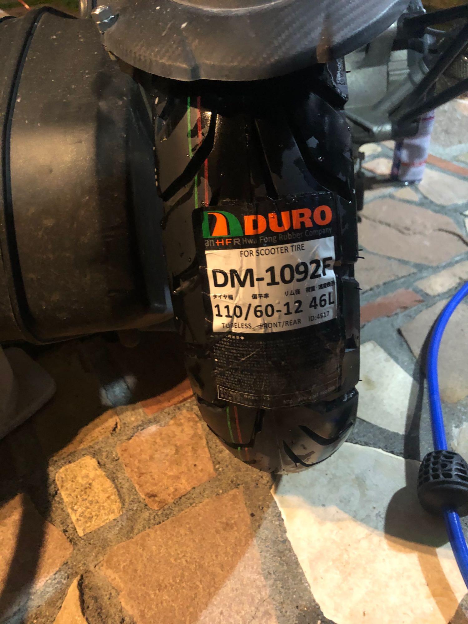 在庫有 ダンロップOEM DURO 110/60-12 グランドアクシス シグナスX デューロ チューブレスタイヤ DM1092F  :4917:アイネット 店 通販 