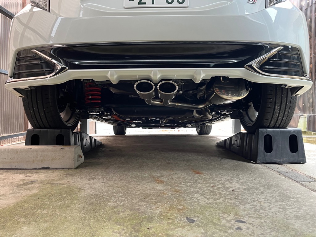 アクア NHP10 マフラー 本体 ガナドール PAE-042 GANADOR GANADOR アクア DAA-NHP10 中期/後期 マフラー PAE-042