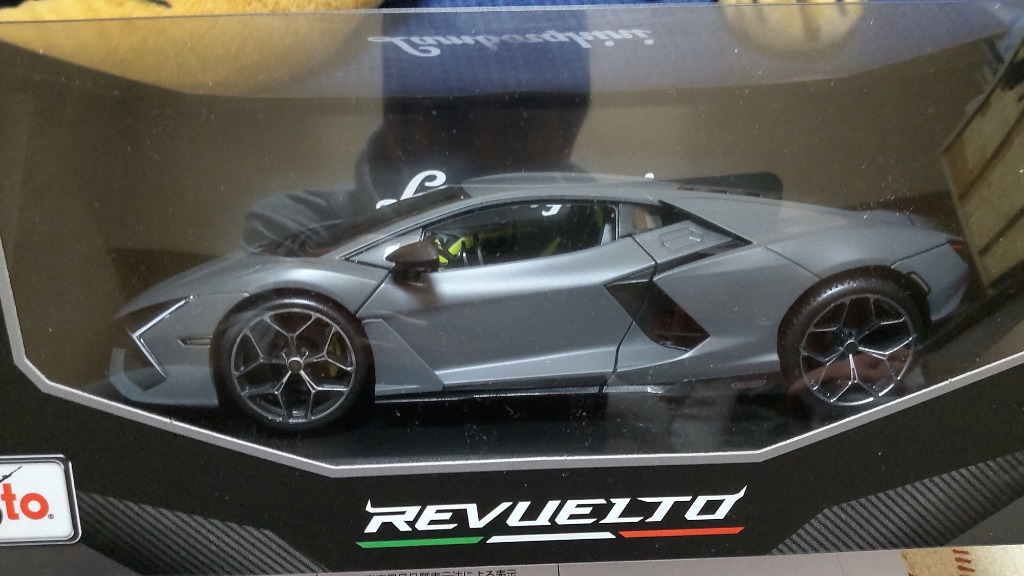 ミニカー 1/18 maisto 2023 ランボルギーニ レヴエルト