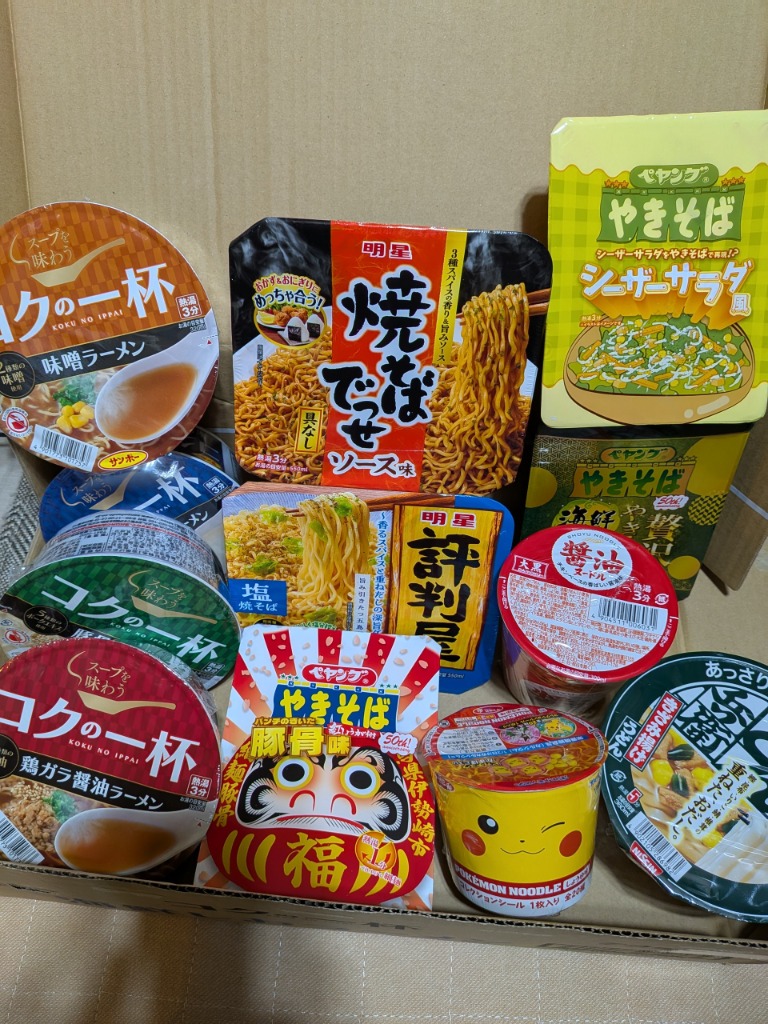 アミューズメント景品　BIG カップラーメン セット 多種類 Amazon.co.jp: カップ麺 12種類12食 詰め合わせ セット (カップ