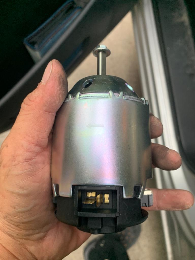 日産 専用品 C26 セレナ ブロアモーター モーター単品 新品 27225