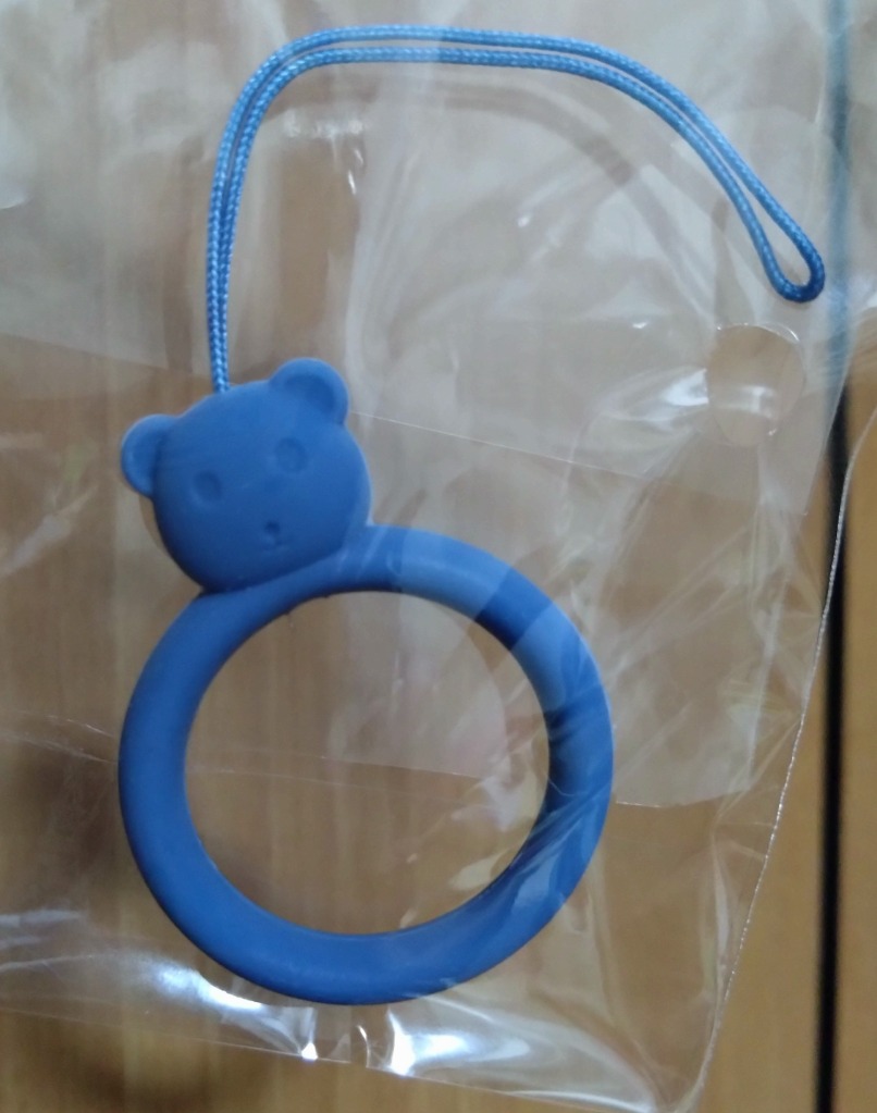 クマ シリコンストラップ 約4cm fika クマ型シリコンストラップ - メルカリ