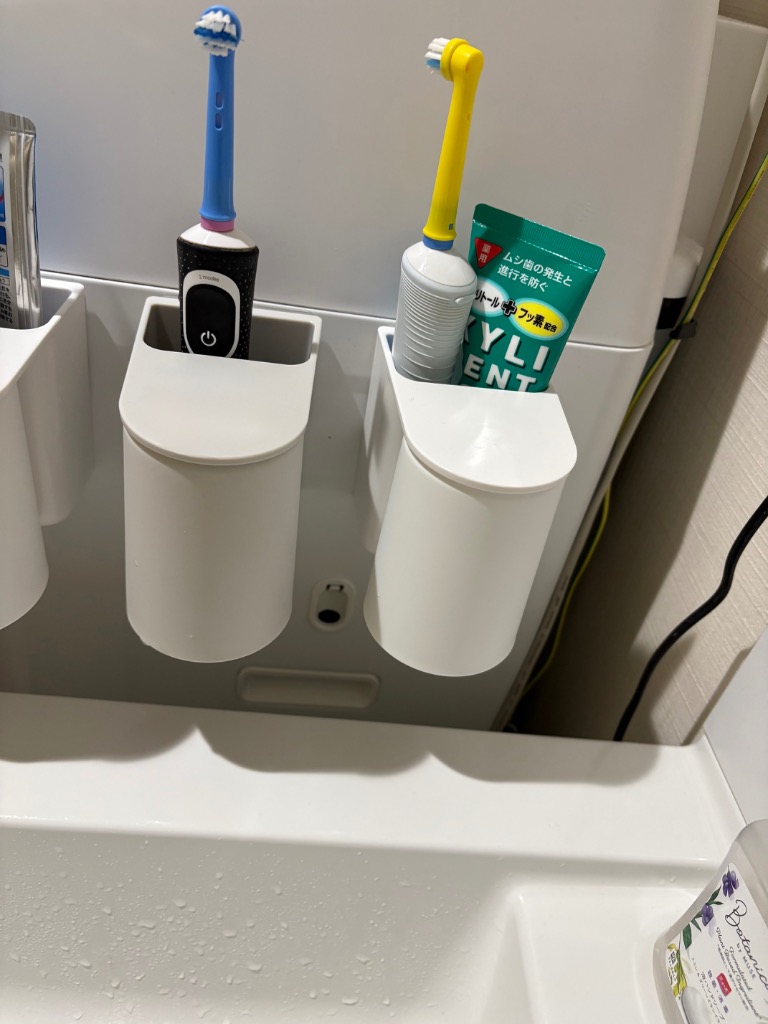 歯磨きコップホルダー 歯ブラシホルダー 浮かせる 逆さ 水切り