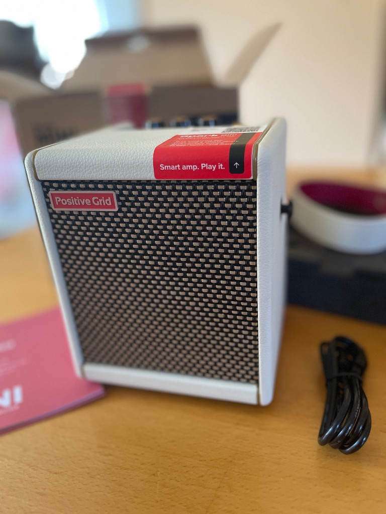 Positive Grid Spark MINI ギター用　アンプ　ホワイト Positive Grid Spark MINI Akıllı Gitar Amfisi (Beyaz) | doremusic