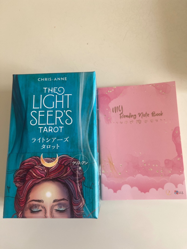 ライトシアーズ タロット The Light Seers Tarot タロットカード