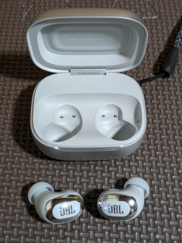 JBL 公式限定 ワイヤレスイヤホン LIVE BUDS3 | Bluetooth5.3 JBL 公式限定 ワイヤレスイヤホン LIVE BUDS3 | Bluetooth5.3